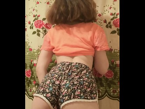 ❤️ Sexy jonk Babe deet hir Shorts op der Kamera of ❤️ Porno bei eis ❌❤